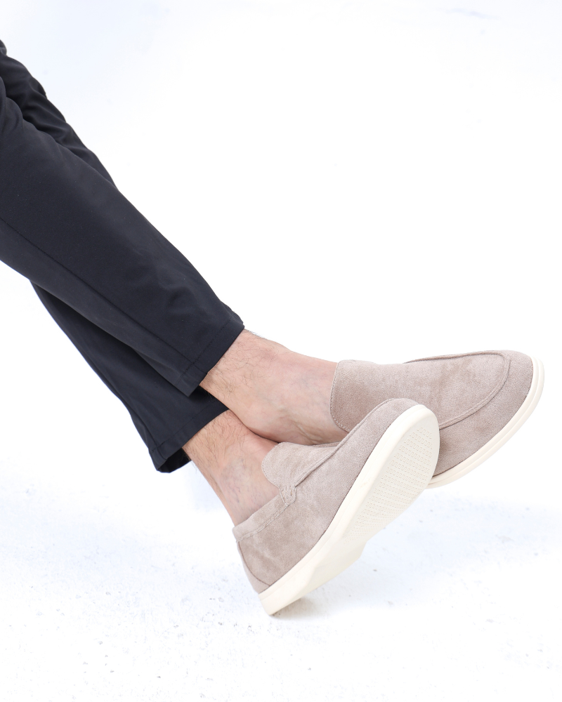 Loafers i semsket skinn
