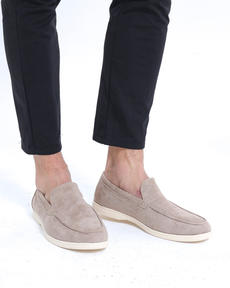 Loafers i semsket skinn